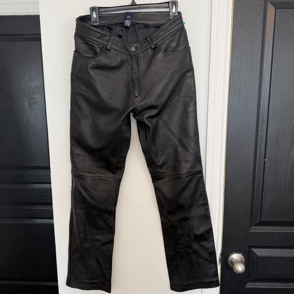 Woman’s vintage Gap leather